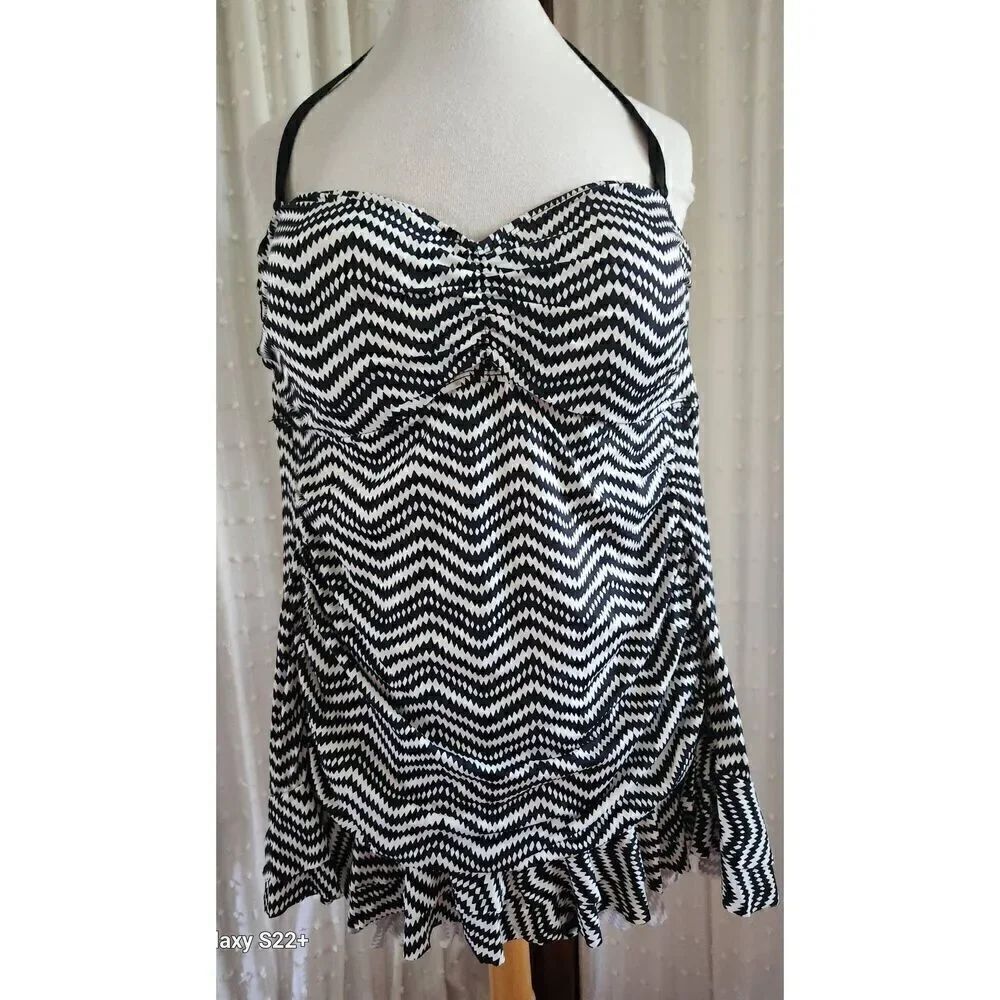 25 Apt 9 one-piece padded swimsuit black & white chevron w skirt & ruffle